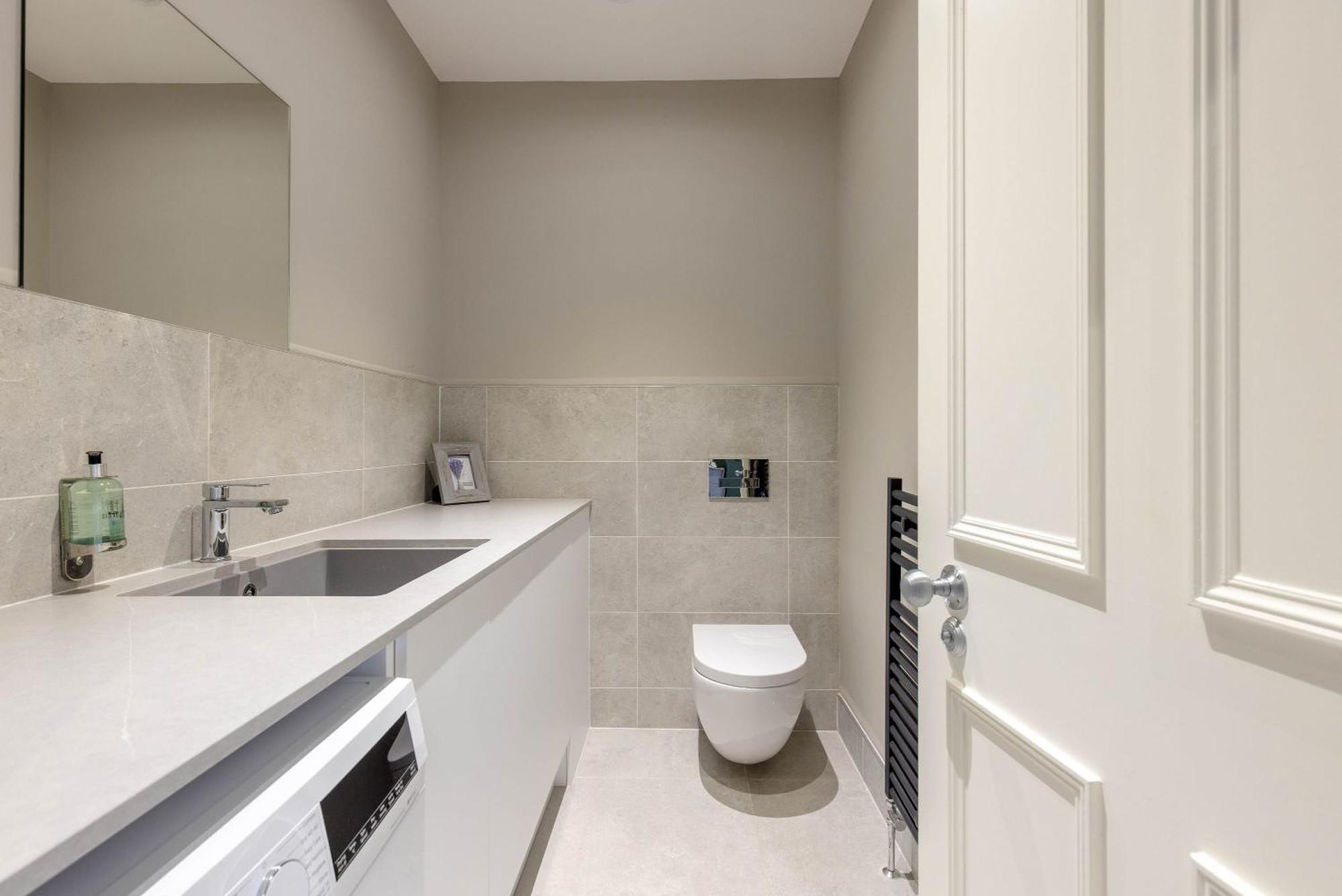 Dragon - Alina - 1 Bed Centre Luxury Appartement EDI